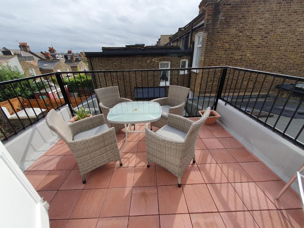 לונדון 63B Willesden Lane Two Bed Apartment מראה חיצוני תמונה