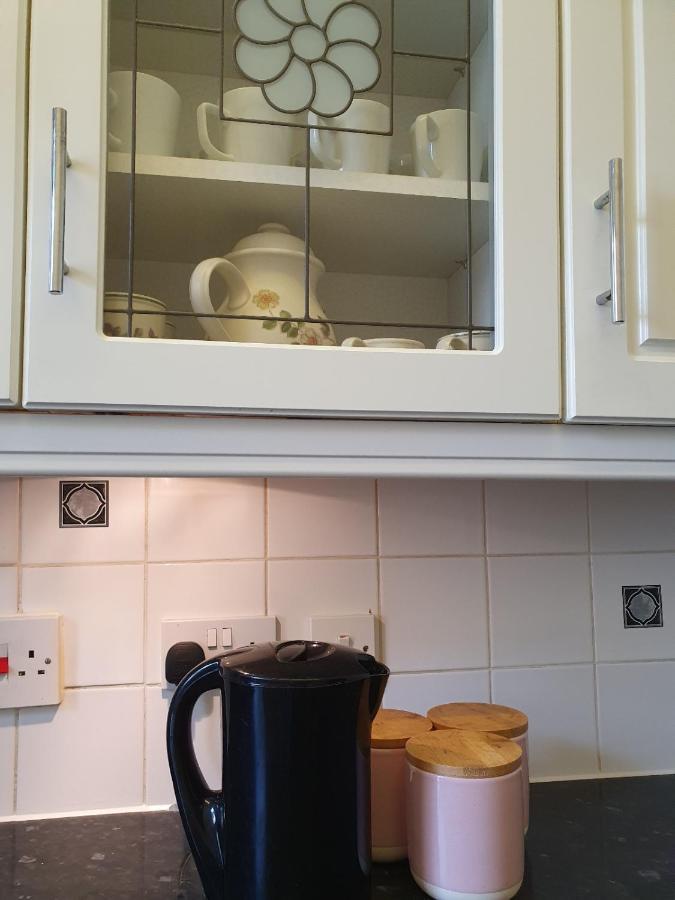 לונדון 63B Willesden Lane Two Bed Apartment מראה חיצוני תמונה